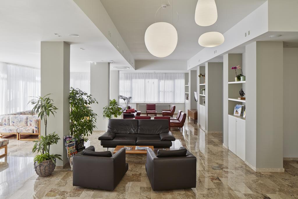 Hotel Dolores Чезенатіко Екстер'єр фото