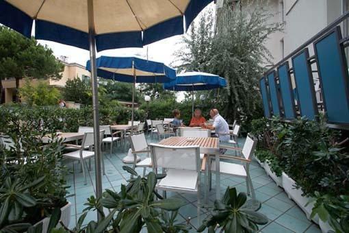 Hotel Dolores Чезенатіко Екстер'єр фото