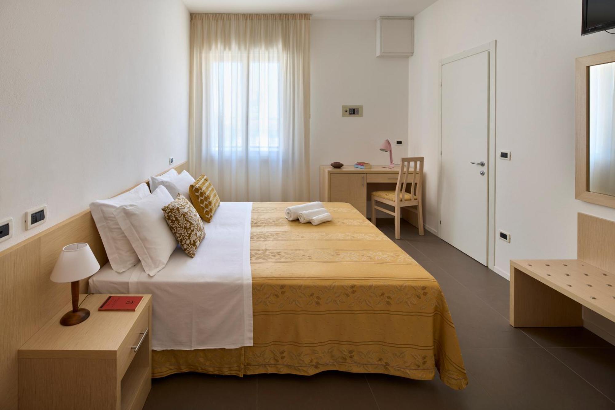 Hotel Dolores Чезенатіко Екстер'єр фото